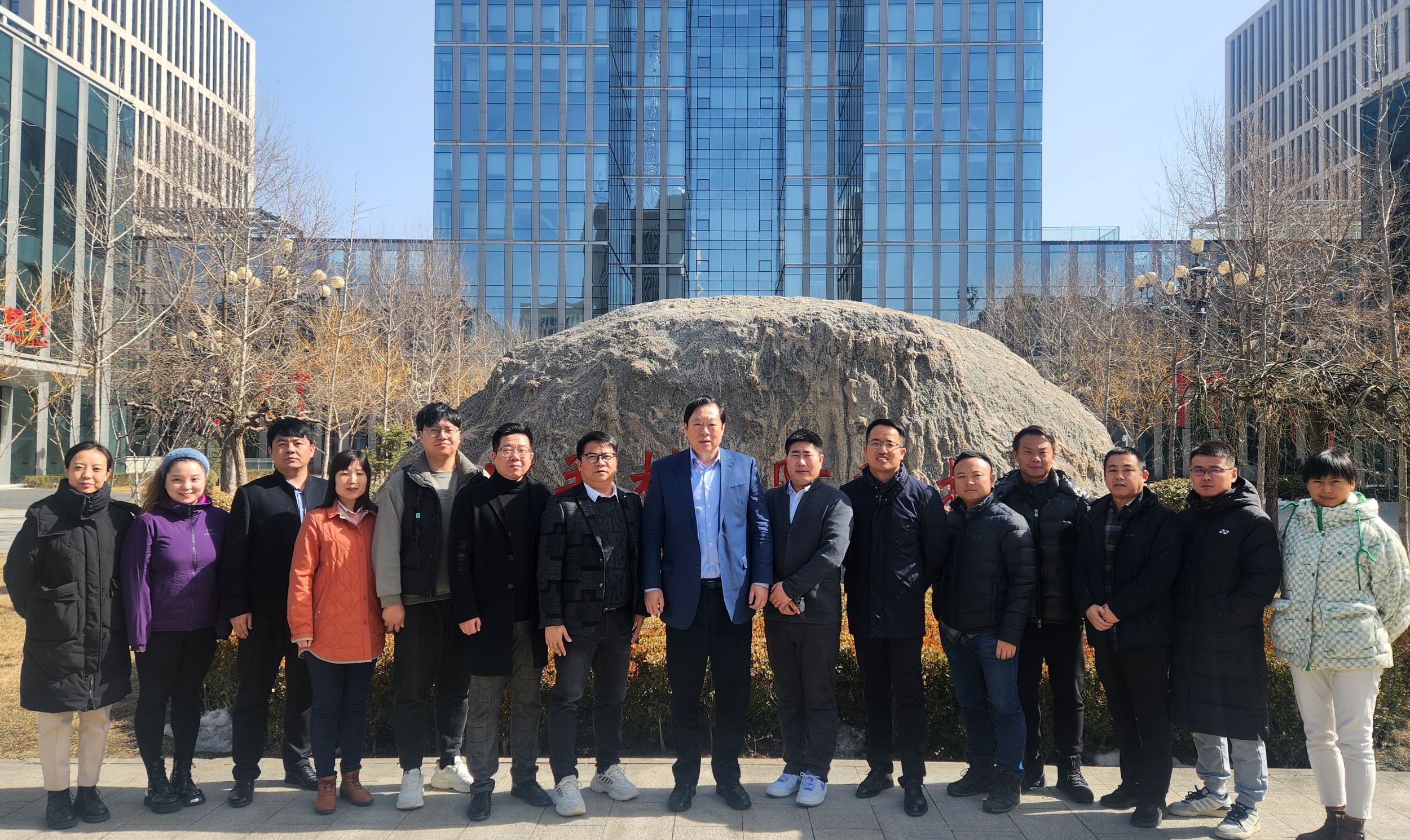 百靈天地經(jīng)營會議確立發(fā)展新篇章 三駕馬車領航未來 百靈天地經(jīng)營會議確立發(fā)展新篇章 三駕馬車領航未來